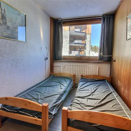 3 Pièces Avec Terrasse Et Accès Direct Aux Pistes - Fr-1-455-95 * La Plagne