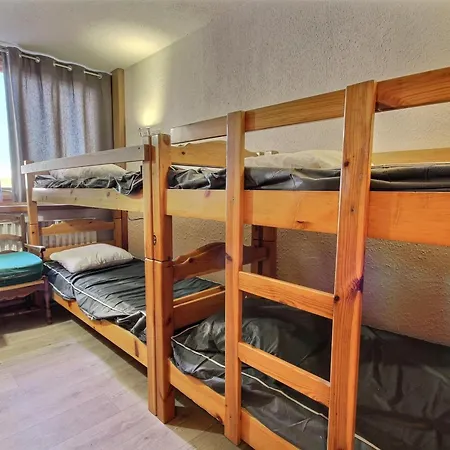 3 Pièces Avec Terrasse Et Accès Direct Aux Pistes - Fr-1-455-95